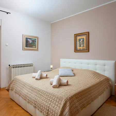 Olive Garden Apartment